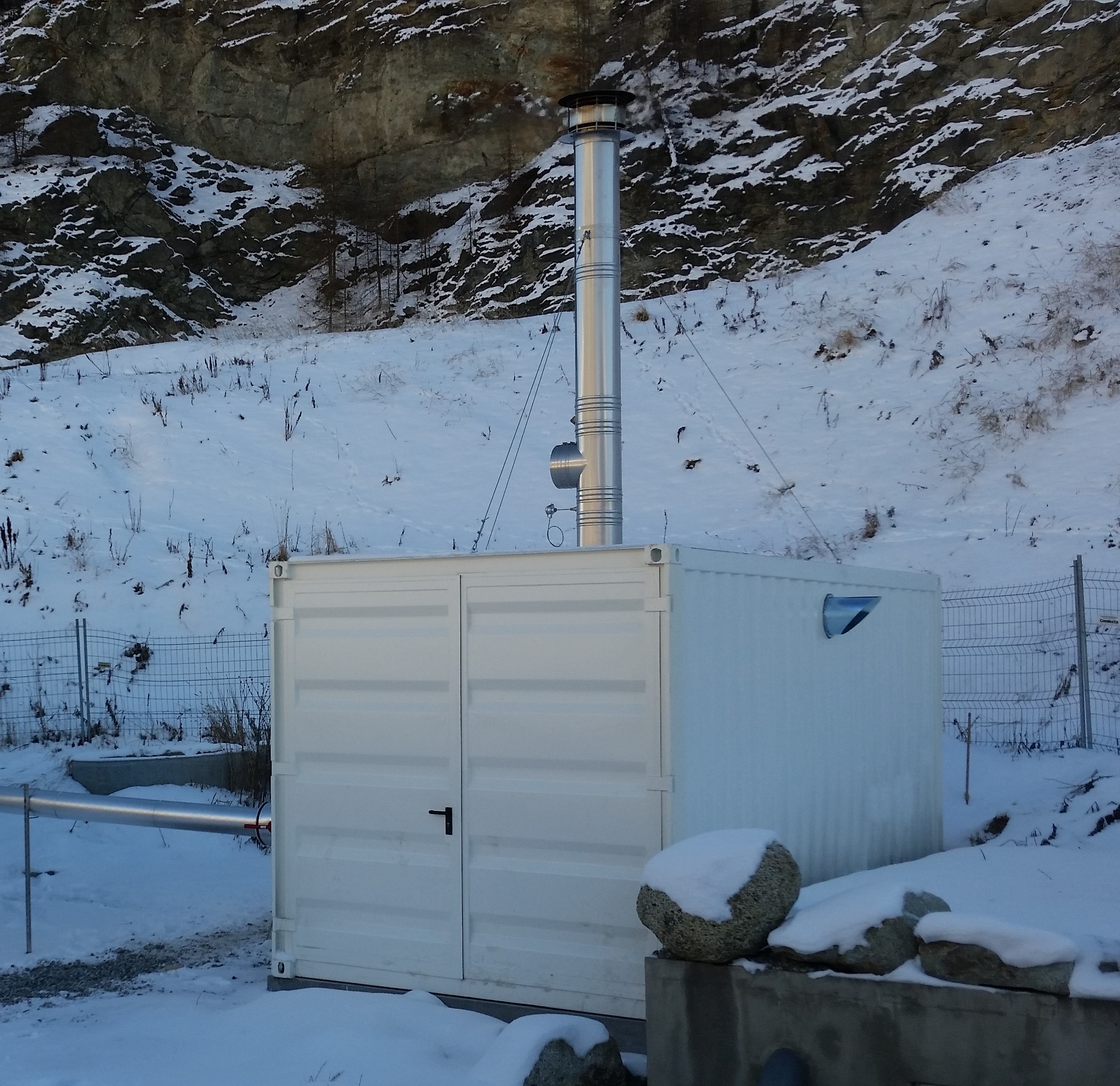 <p>Deponiegasverbrennung in den Schweizer Bergen bei St. Moritz</p>